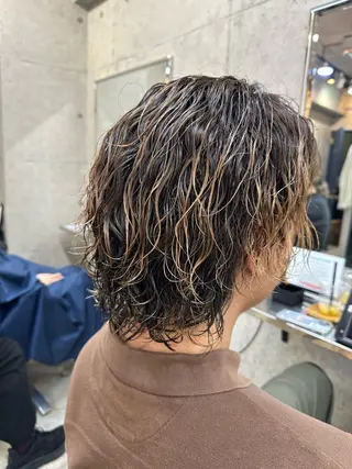 ミディアム パーマ メンズ 💎メンズパーマ特化 🥇メンズのプロのヘアスタイル