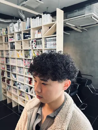 ショート パーマ メンズ 田中 藍人のヘアスタイル