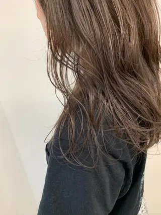 ロング カラー 石井 静のヘアスタイル