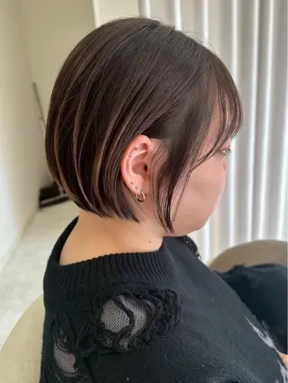 ショート カラー 大谷 真央のヘアスタイル