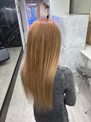 MOMOKA🍑プル エクステ・ハイトーンのヘアスタイル
