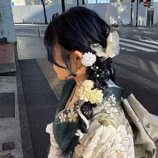 セミロング ヘアアレンジ ブリーチ/ヘアセット 【𝙍𝙞𝙣𝙤】のヘアスタイル