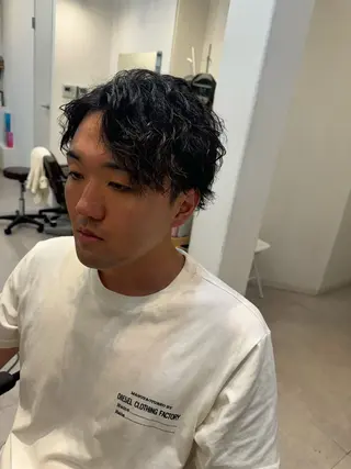 ミディアム パーマ メンズ 似合う髪型見つけます AYAKAのヘアスタイル