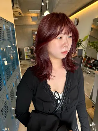 セミロング レイヤーカット\ウル フ　chinatsuのヘアスタイル