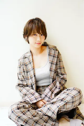 ショート カラー 小顔レイヤー/ ベージュ🤍Rieのヘアスタイル