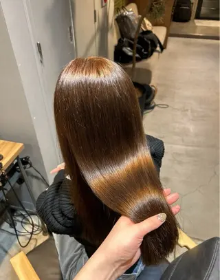 ロング 秋葉 郁人のヘアスタイル