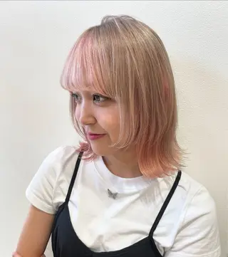 ミディアム カラー ヘアアレンジ karin ボブハイトーンのヘアスタイル