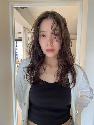 セミロング パーマ nishi fuyumiのヘアスタイル