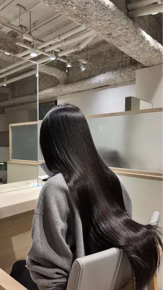カラー LOVEST 優月のヘアスタイル