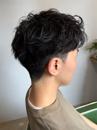 ショート パーマ メンズ 高橋 奎太のヘアスタイル