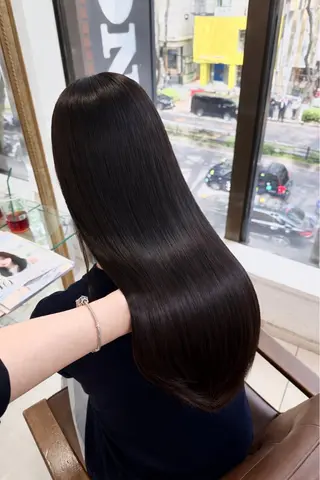 ロング カラー 髪質改善艶カラー🩶 Nanako ⟡.·のヘアスタイル