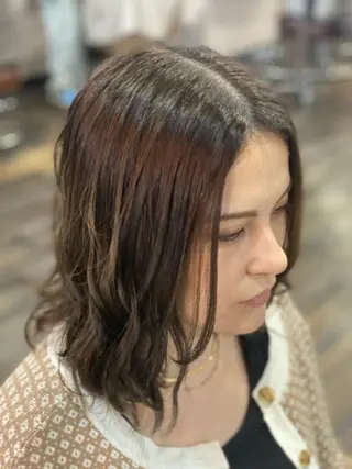 セミロング 寄主 洸雅のヘアスタイル