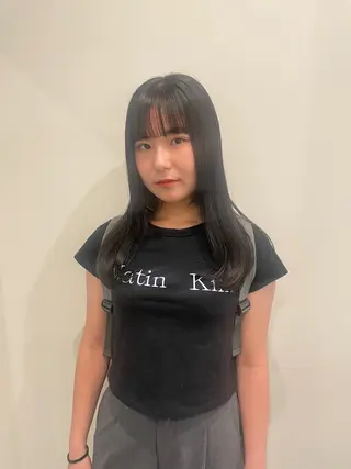 セミロング カラー 渋谷 留菜のヘアスタイル