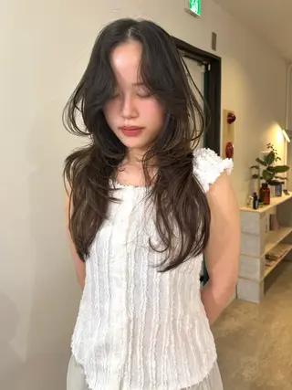ロング カラー mizuki/ピンク ベージュ.レイヤーのヘアスタイル