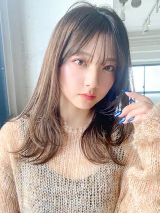 セミロング カラー 勝河 怜楊のヘアスタイル