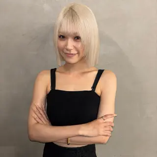 ミディアム カラー 瑠己杏 :ボブ/ ハイトーンのヘアスタイル