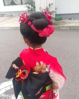 ロング ヘアアレンジ ilo レイナのヘアスタイル