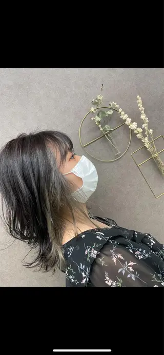 ミディアム カラー 野々村 麻由のヘアスタイル