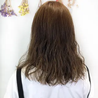 ミディアム カラー 小顔レイヤー/ ベージュ🤍Rieのヘアスタイル