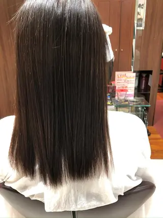 セミロング 【白髪ぼかし】 矢内　夏輝のヘアスタイル