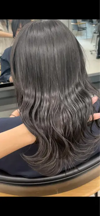 ミディアム カラー インナーカラー 推し ブリーチ 髪質改善のヘアスタイル