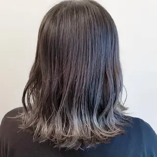 ミディアム カラー 伊藤 功士のヘアスタイル