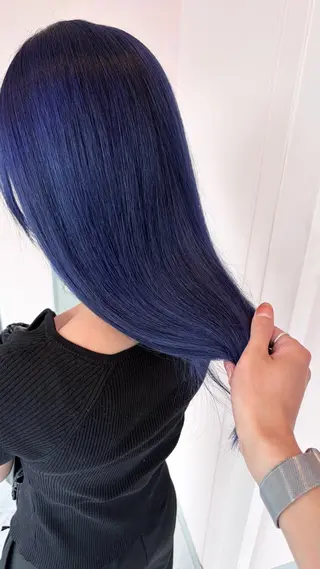 セミロング カラー レイン🌏🍀 透明感/ハイトーンのヘアスタイル