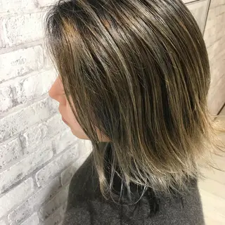 ショート カラー Oopsレイヤー 加藤澄都のヘアスタイル