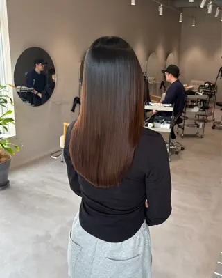 セミロング 井山 葵のヘアスタイル