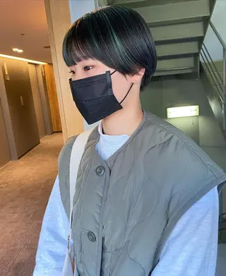 ショート カラー パーマ ヘアアレンジ デザインカラー/ボブ ブリーチカラー/ユリのヘアスタイル