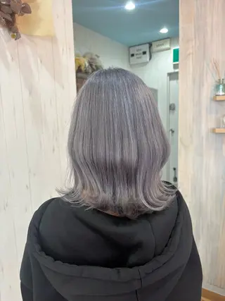 ミディアム カラー 友杉 香子のヘアスタイル