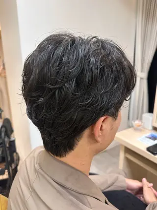 パーマ メンズ 立川 芽依のヘアスタイル
