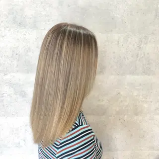 セミロング カラー 髪質改善で 憧れの潤艶美髪にのヘアスタイル