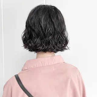 ミディアム パーマ 金本麗美 ボブパーマ グレージュ/オリーブのヘアスタイル