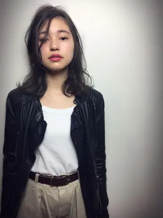 セミロング カラー ヘアアレンジ 岩崎 克秀のヘアスタイル