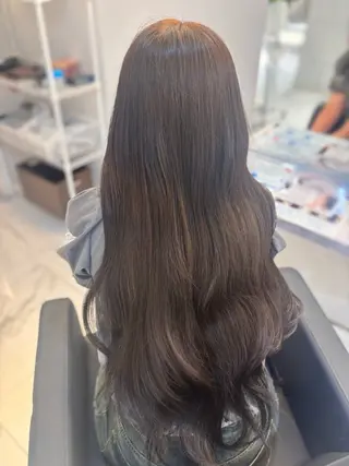 ロング 𝐿𝑒𝑒 四ツ橋 𝑅𝐴𝑁𝐴のヘアスタイル