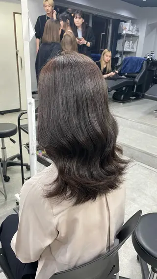 セミロング カラー ふわっと抜け感🫧 ブラウンベージュ🤎のヘアスタイル