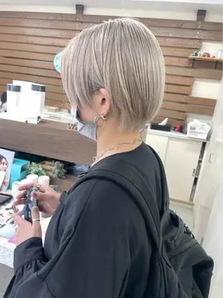ショート カラー カラー職人/上川原 雄飛のヘアスタイル