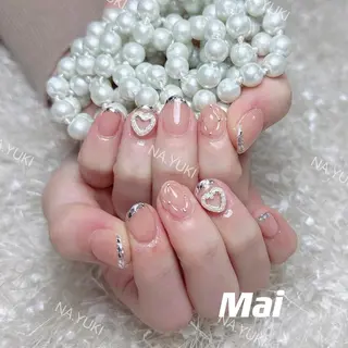 ネイル 🦋 Queenieのネイルデザイン