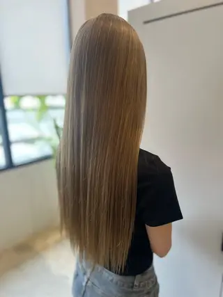 ロング 小池 夏美のヘアスタイル