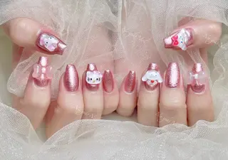 ネイル 🦋 Queenieのネイルデザイン