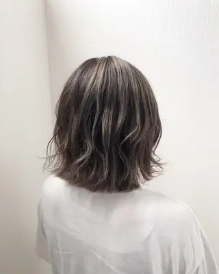 ミディアム カラー 白井 つづりのヘアスタイル