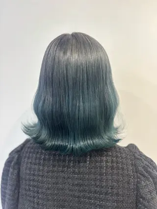 ミディアム カラー 🐈‍⬛momo🐾 ブリーチ・Wカラーのヘアスタイル