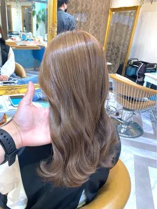 ミディアム カラー レイヤーカット /透明感カラー西田のヘアスタイル