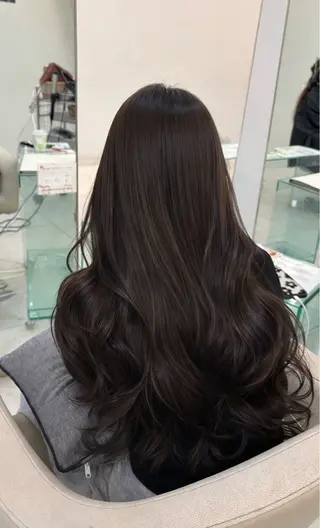ロング NENE🌿透明感 カラーを作る美容師のヘアスタイル