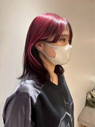 ミディアム カラー イワマ ナツミのヘアスタイル