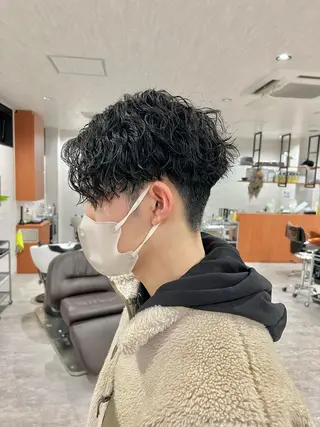 パーマ メンズ 前田 輝のヘアスタイル
