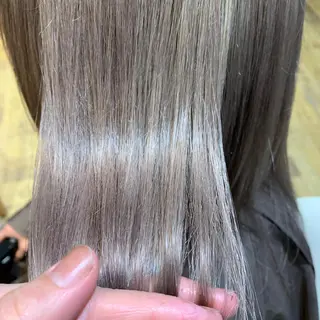 カラー 天野 利咲のヘアスタイル