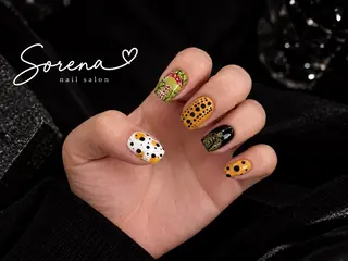 ミディアム SORENA ソレナネイルサロンのネイルデザイン