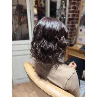 ミディアム パーマ ブリーチ・カットモデ ル募集中🫧高口小春のヘアスタイル